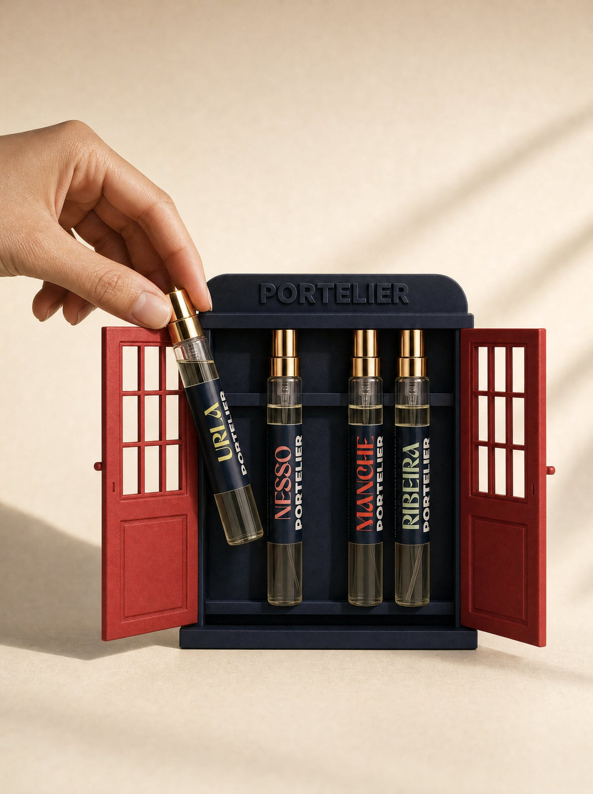 Travel House 4 x 10ml, Red Door, detail, Portelier Parfum