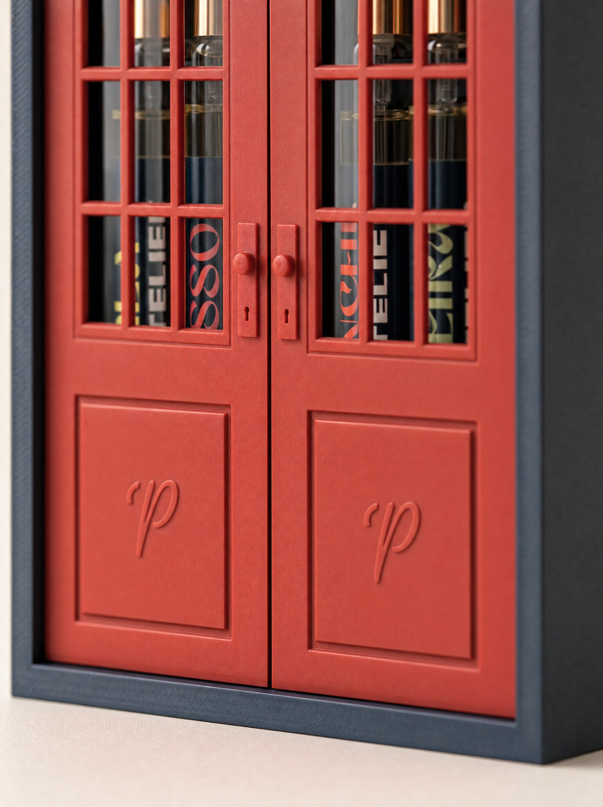 Travel House 4 x 10ml, Red Door, closed, Portelier Parfum